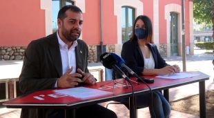 El vicealcalde de Girona, Quim Ayats, i la regidora de Joventut i Habitatge, Annabel Moya