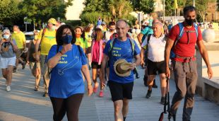 L'exconseller Jordi Turull caminant en l'inici de la travessa a Portbou, aquest matí