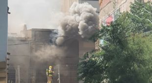 L'edifici afectat per l'incendi