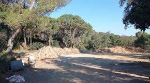 L'aparcament de Cap Roig on els denunciants asseguren que s'ha ampliat