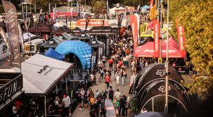Vista aèria del Sea Otter Europe Costa Brava-Girona Bike Show, que s'ha celebrat aquest cap de setmana