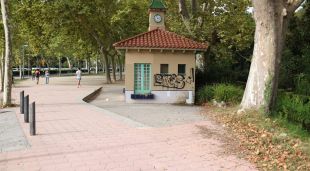 La plaça de les Botxes a la Devesa de Girona on s'ha produït l'agressió