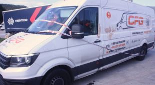 La furgoneta amb la que ha intentat fugir el detingut a la Jonquera