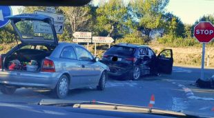 Dos dels tres vehicles implicats en el sinistre