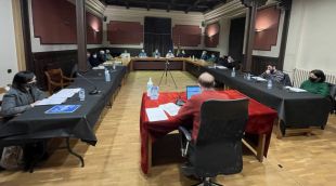 Un instant del ple celebrat ahir a Ripoll