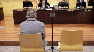 D'esquenes, l'exalcalde de Vilobí d'Onyar condemnat per afavorir empreses de les que era administrador