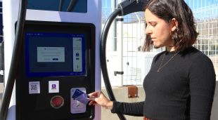 Una recàrrega a través de la tarjeta d'Endesa a l'estació d'Andamur