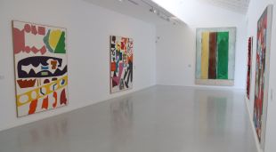 Una de les sales d'art contemporani amb obres de la col·lecció permanent del Museu d'Art Contemporani de Ceret