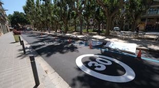 Asfaltatge a la plaça de l'Estació