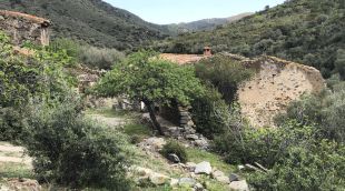 El poble abandonat de Molinàs, a l'Alt Empordà