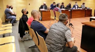 Els set acusats dels atacs amb explosius al macroprostíbul de la Jonquera