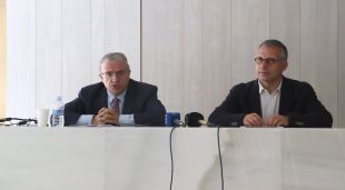 El director de la Càtedra de Cultura Jurídica de la UdG, Jordi Ferrer, i el vicerector de Comunicació, Salvador Martí