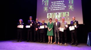 Entrega de distincions als policies municipals de Girona pels 35 anys