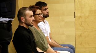 En primer terme, l'acusat de matar el turista italià a la discoteca St. Trop de Lloret de Mar