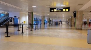 Aspecte que presentava l'Aeroport de Girona el passat 1 de juny a les 19h