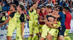 Els jugadors del Girona celebrant la finalització del partit a Tenerife