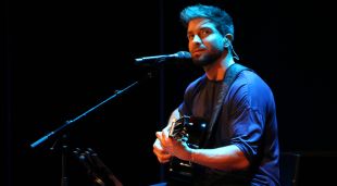 Pablo Alborán actuant al Palau de la Música (arxiu)