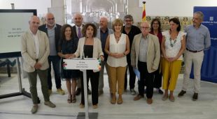 La delegada del Governa a Girona, Laia Cañigueral, acompanyada de directors dels serveis territorials