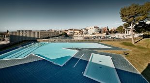 Piscina municipal descoberta de Figueres en una imatge d'arxiu