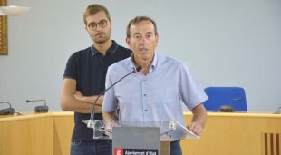 L’Alcalde d’Olot, Pep Berga, acompanyat del regidor de Festes, Agustí Arbós