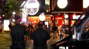 Dispositiu dels Mossos a l'Avinguda Just Marlés de Lloret de Mar (arxiu)