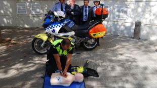 desfibrilador, motocicleta, policia