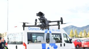 El DJI Matrice 30 T durant la presentació que s'ha fet avui a Sant Feliu de Guíxols