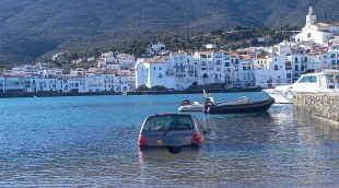El vehicle a dins del mar