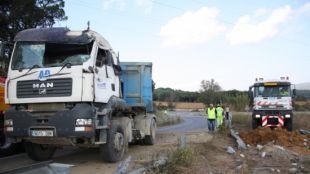 camió, carretera, sortida, accident