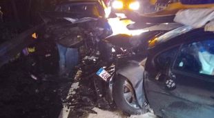 Dos dels cotxes implicats en l'accident