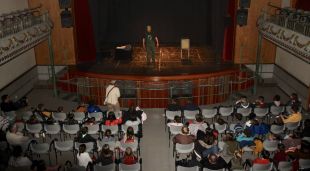 Fèlix Brunet damunt de l'escenari durant la seva actuació ahir