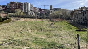 Vista dels terrenys on s'ubicarà el nou Arxiu Comarcal de la Cerdanya