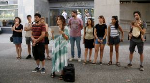 Concentració convocada per Rebel·lió o Extinció davant els Jutjats de Girona