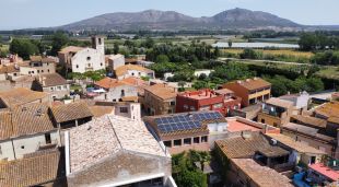 Una instal·lació de plaques solars a Gualta (Baix Empordà)