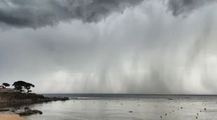 Una tempesta a Calella de Palafrugell (arxiu)