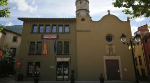 Façana de l'Ajuntament de Sant Feliu de Pallerols