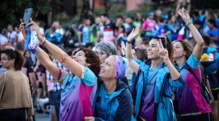 Un grup de participants fent-se una fotografia abans de començar la cursa
