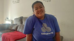 La Lourdes Molina, privinent de Colòmbia, a acasa seva de Girona