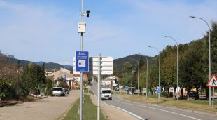 Una càmera a l'entrada de les Planes d'Hostoles