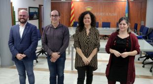 L'alcalde de Palamós, Lluís Puig, amb els tres tinents d'alcalde després de presentar l'acord de govern