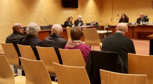 L'exalcalde d'Hostalric, els tres regidors i el secretari en el judici per prevaricació