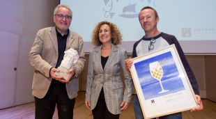 D'esquerra a dreta: Xavier Albertí (expresident de la DO Empordà); Carme Casacuberta (presidenta de la DO Empordà) i Dominic Abernethy (Arrels del Vi)