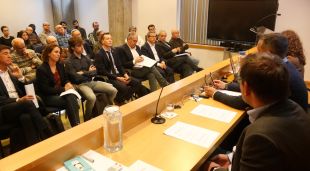 Enginyers industrials assisteixen en una taula rodona sobre la gestió de l'aigua a la delegació gironina del col·legi