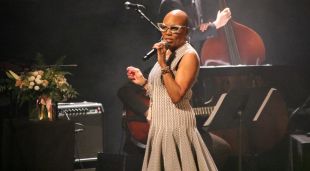 La cantant Dee Dee Bridgewater a l'Auditori de Girona