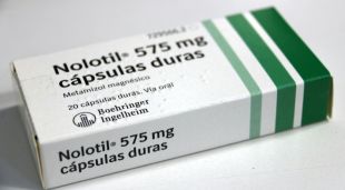 Detall d'una capsa de Nolotil de 575 mg