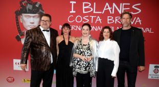 El director del festival, Jordi Calvet, amb les actrius Ingrid Rubio, Mónica Randall i Laia Marull, i l'actor Andrew Tarbet