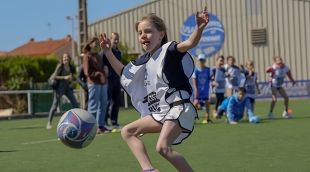 Una alumna del Joan Bruguera durant la visita a l'USAP el passat 20 d'abril