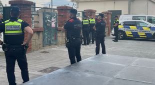 El dispositiu DAGA per identificar armes blanques de la Guàrdia Urbana i els Mossos d'Esquadra a l'estació de Figueres