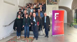 Els participants de la primera trobada de ràdios locals de les comarques gironines