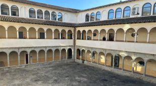 Claustre de l'Escola d'Art d'Olot